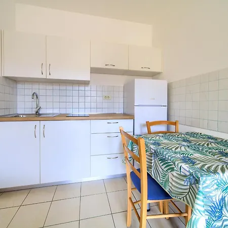 Apartment Ada *