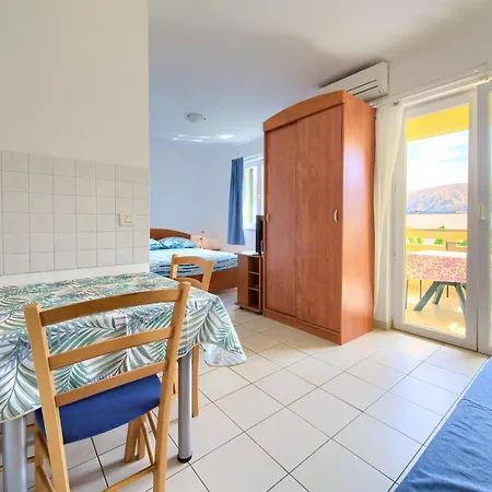 Ada Apartment